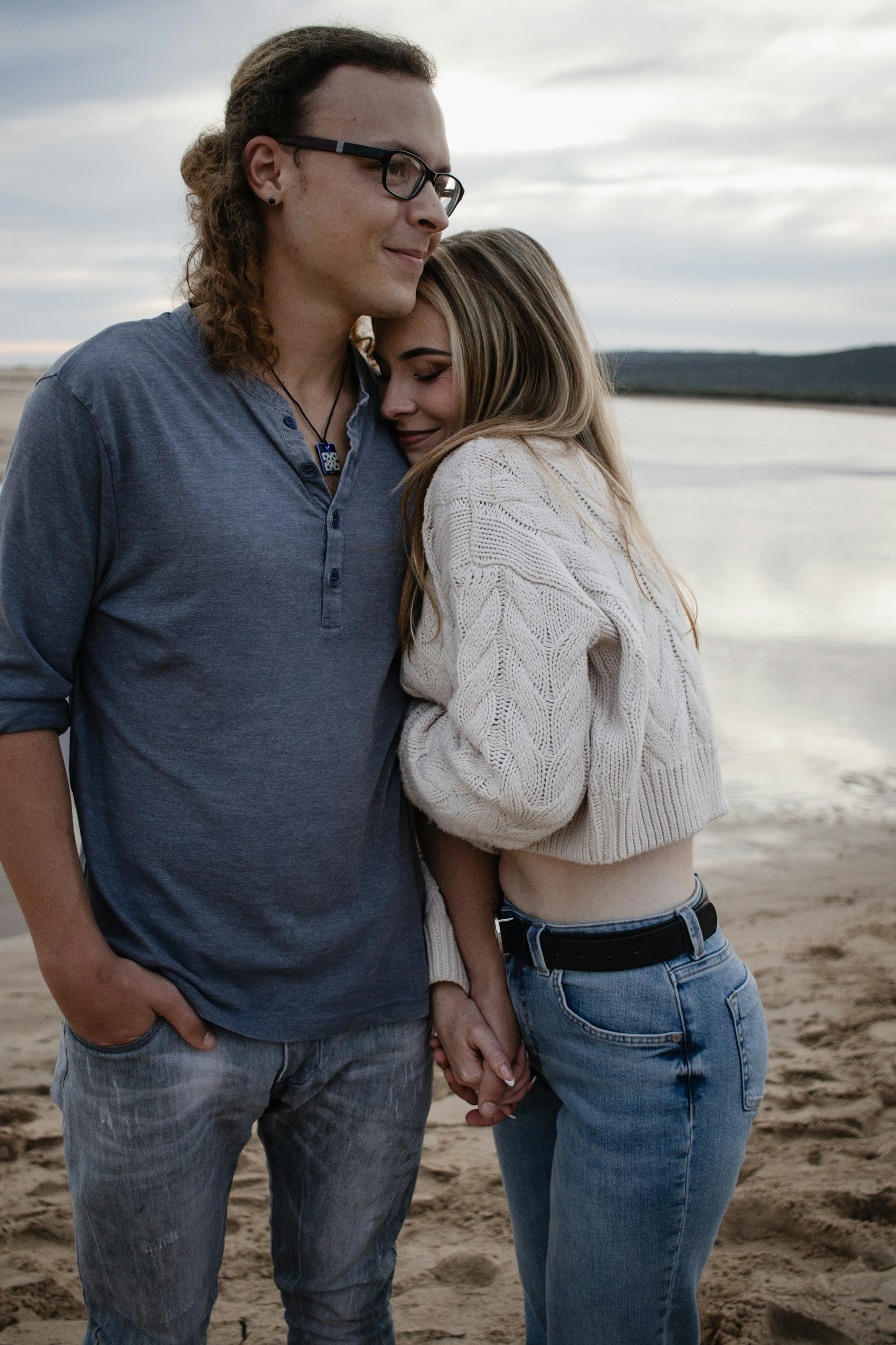Sample photograph of a couple at the beach